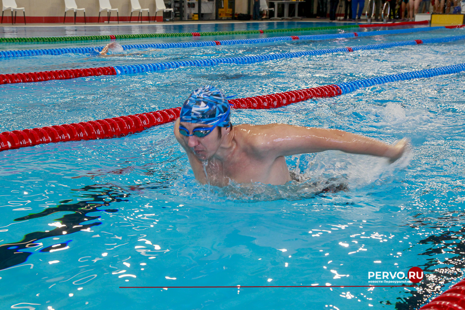В ДВВС стартовало первенство и чемпионат России по плаванию