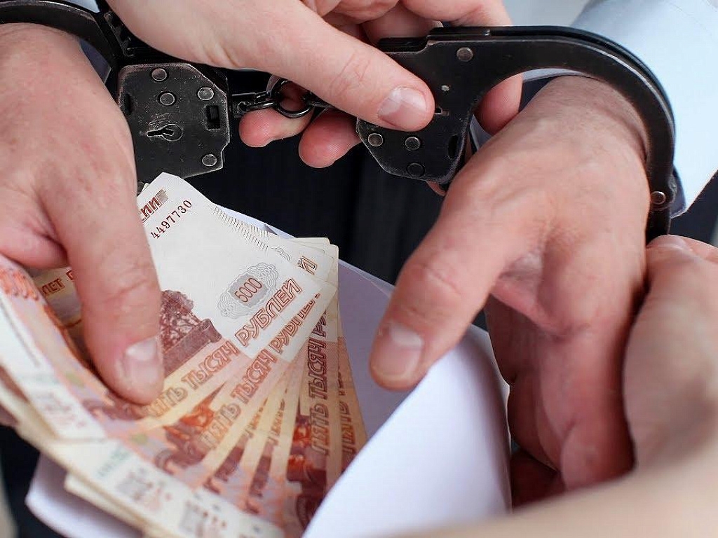 Водителя осудят за попытку попытку подкупа ГИБДД в Первоуральске