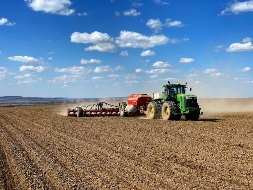 Осужденные из исправцентра при КП-66 заняты на принудительных работах в сельском хозяйстве