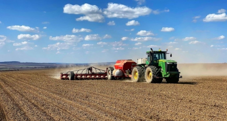 Осужденные из исправцентра при КП-66 заняты на принудительных работах в сельском хозяйстве