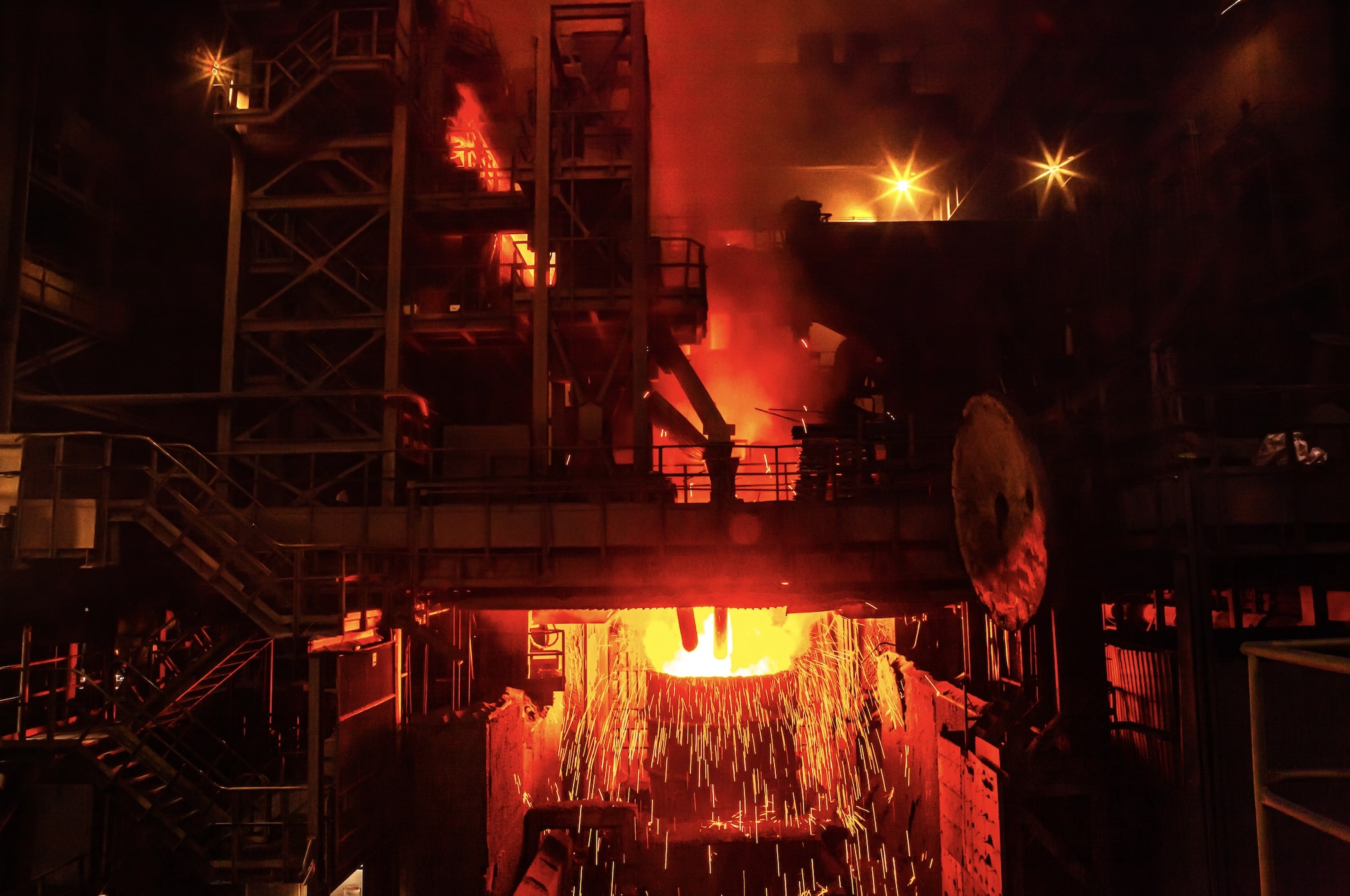 ПНТЗ выпустил 13-миллионную тонну стали в год 13-летия электросталеплавильного цеха