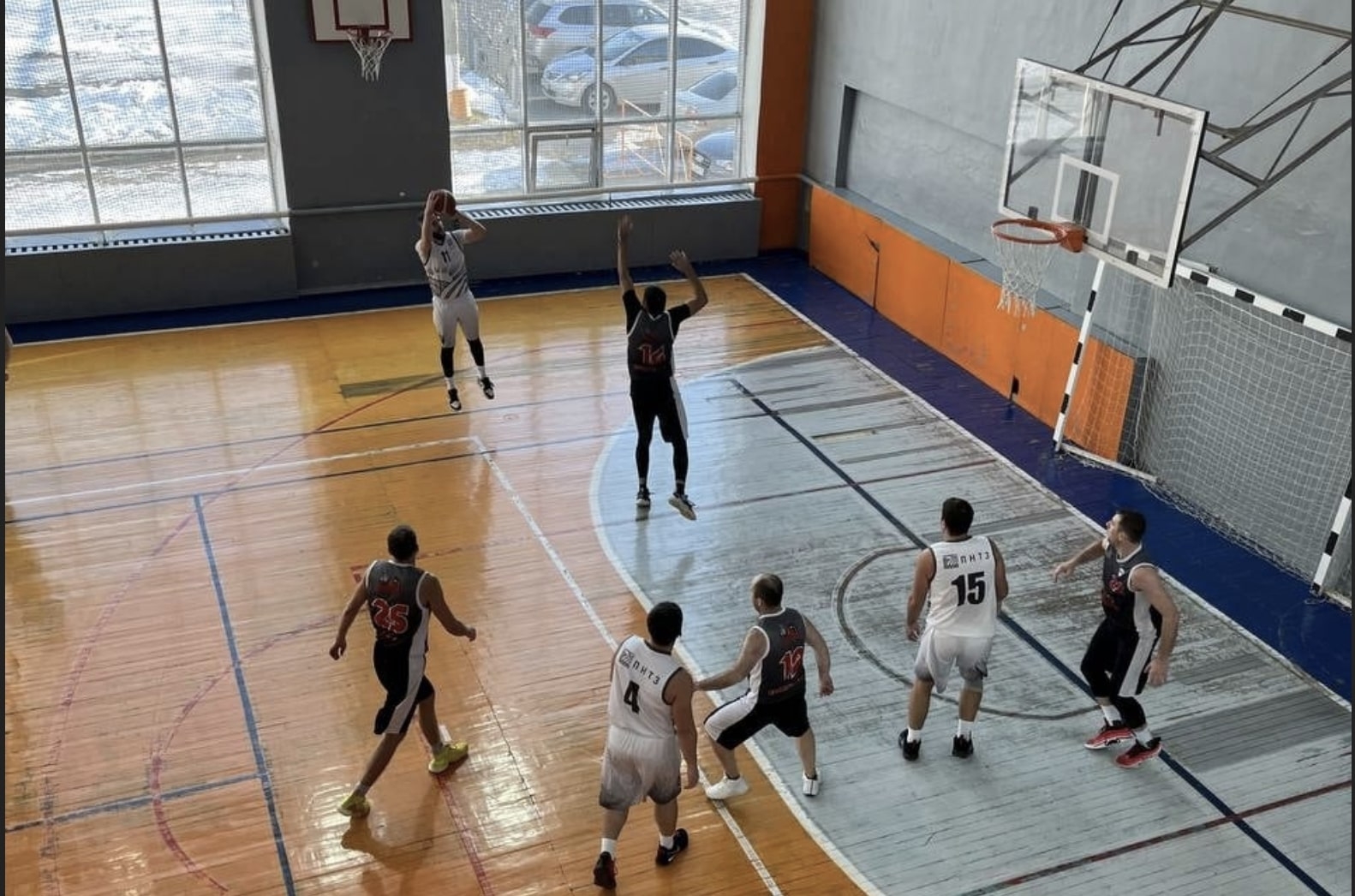 В выходные стартует чемпионат города по баскетболу среди мужских команд