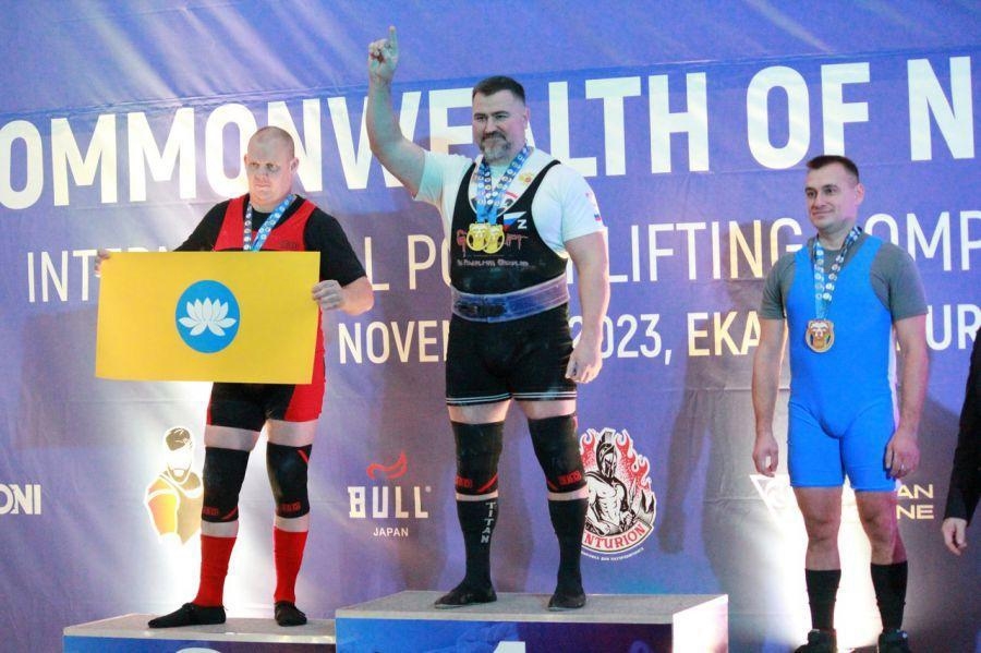 Соревнования по пауэрлифтингу завершились победой