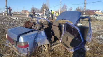 В Магнитогорске локомотив протаранил Lada с пятью людьми