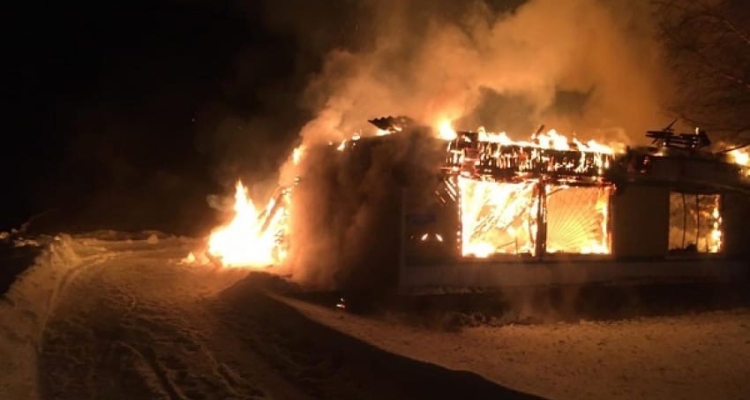 Минувшей ночью сгорел строящийся дом