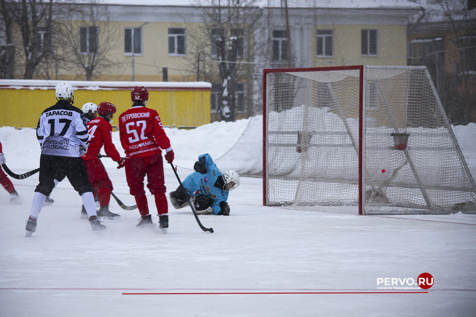 «СКА-Уральский Трубник» дома проиграл «Кузбассу»