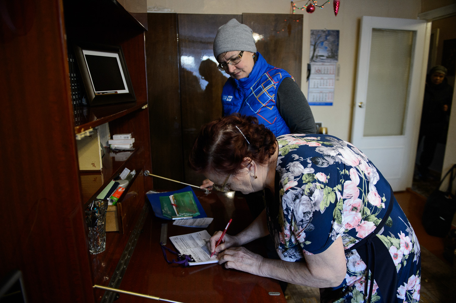 Почтальоны доставят на дом единовременные выплаты блокадникам Ленинграда