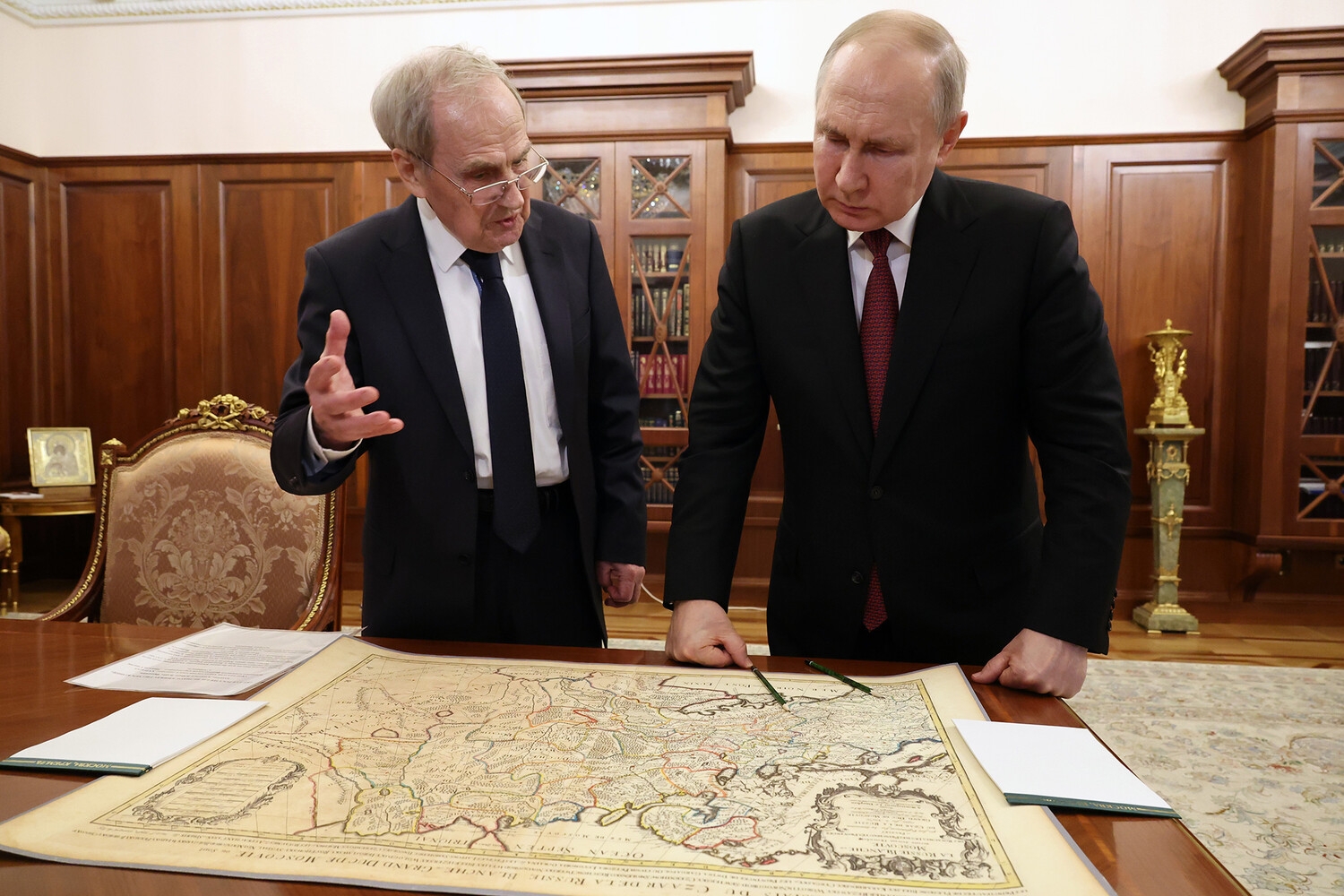 В Кремле рассказали о графике Путина в День Конституции