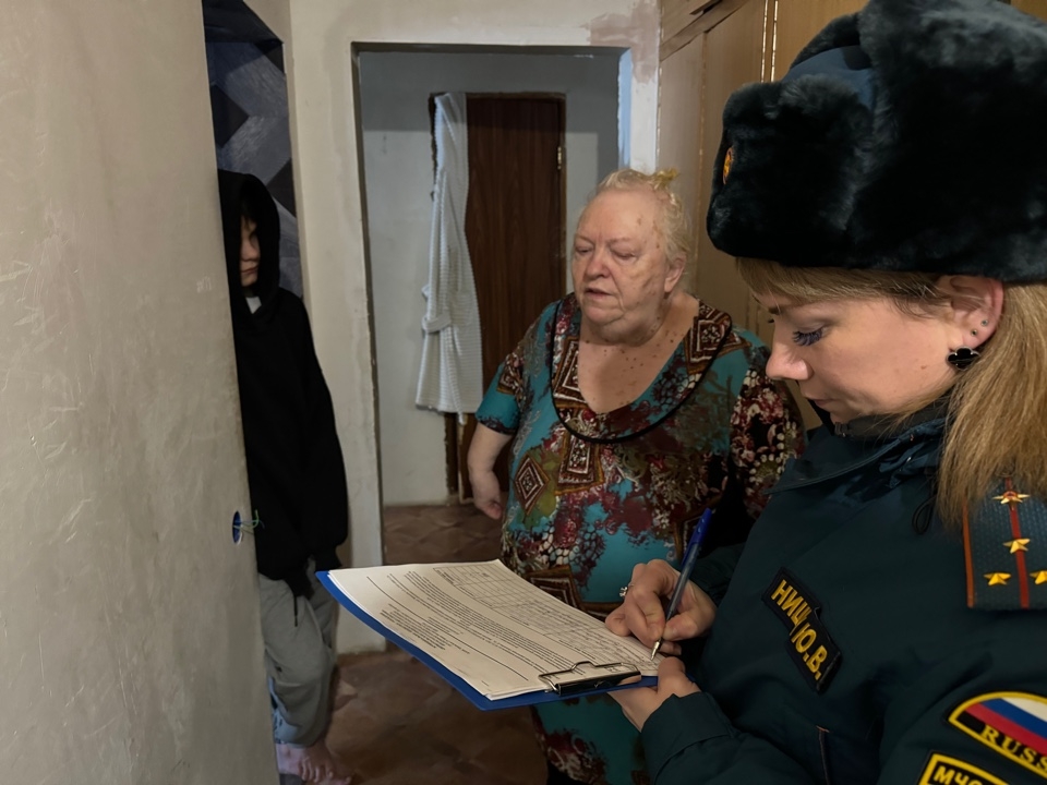 Спасатели установили автономные пожарные извещатели