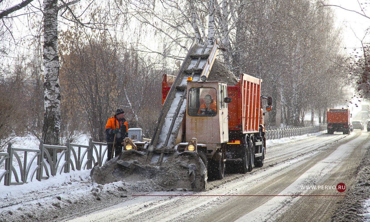 За два дня снегопад принёс более 40 сантиметров осадков | 27.12.2023 |  Первоуральск - БезФормата