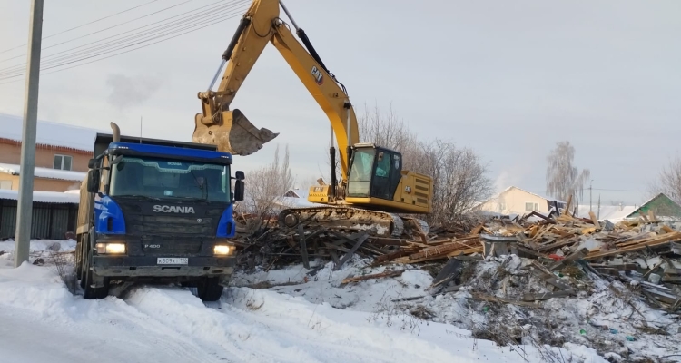 В Первоуральске продолжают сносить ветхое жилье