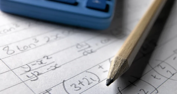 Рособрнадзор: речи об использовании калькулятора на ЕГЭ по математике нет