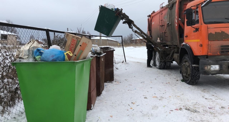 В Новогодние праздники отходы будут вывозить 27 единиц спецтехники
