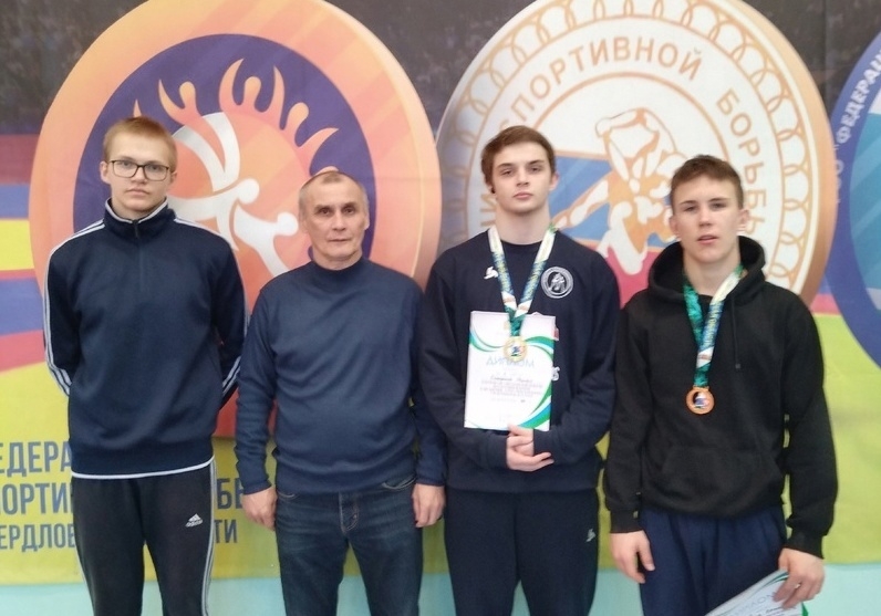 Борцы греко-римского стиля вернулись с первенства Свердловской области