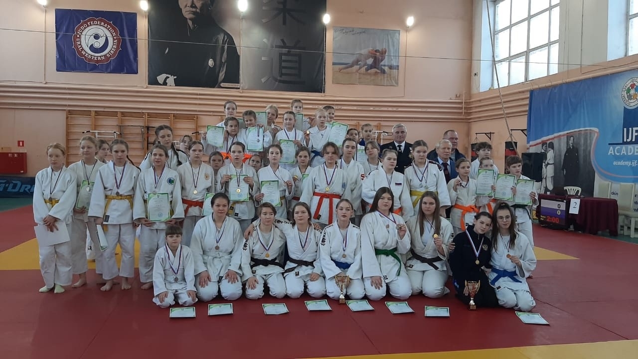 Состоялся III Открытый Рождественский турнир по дзюдо среди девушек