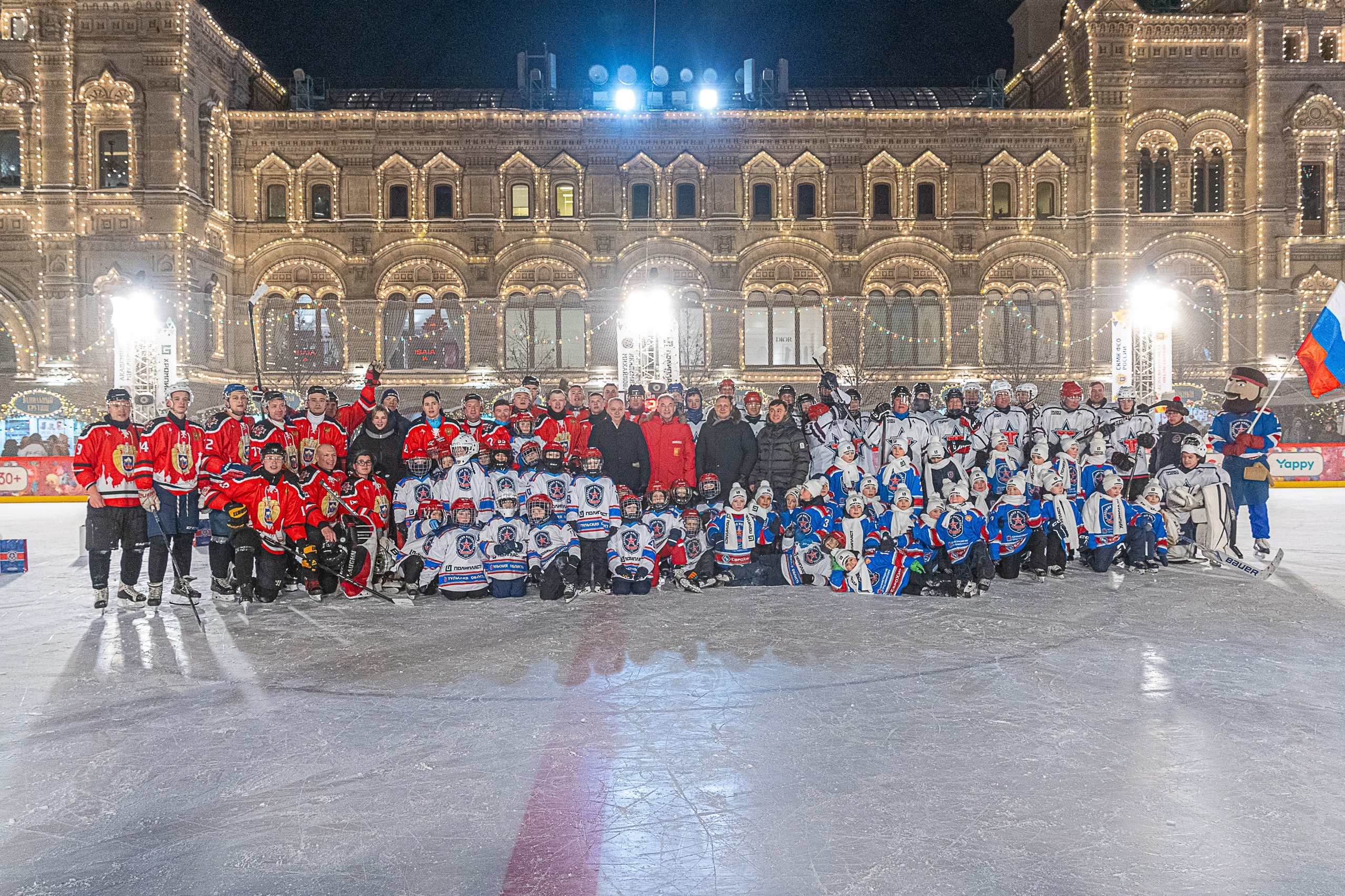 При поддержке ГК «Полипласт» на Красной площади прошёл гала-матч с участием хоккеистов