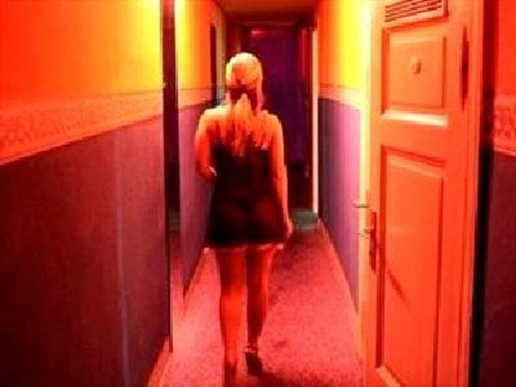 В Первоуральске полиция и общественники накрыли притон с проститутками