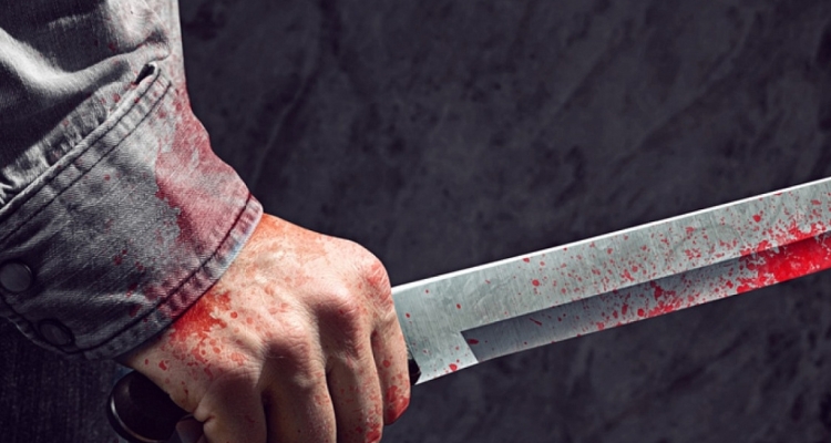 Первоуралец, которого изрезали неизвестные, перед смертью успел доползти до дома