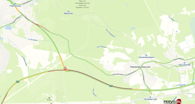 Мегапробка на федеральной трассе разрастается. Транспорт встал