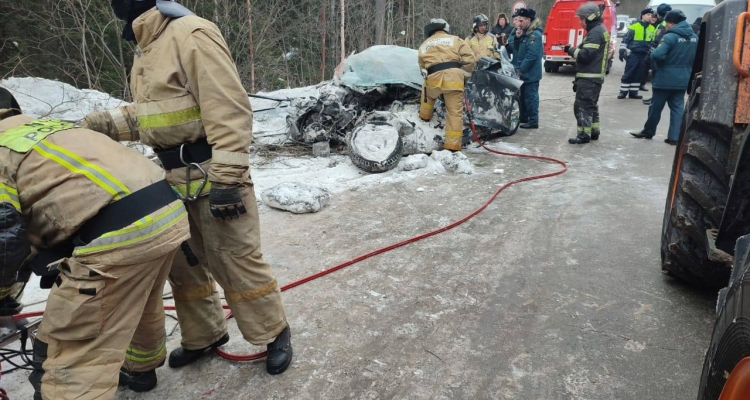 Ехали покупать квартиру: в ДТП с автобусом погибли двое военных с СВО