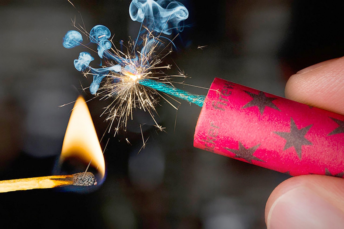 Женщина взорвала петарду в банке Первоуральска, чтобы вернуть деньги