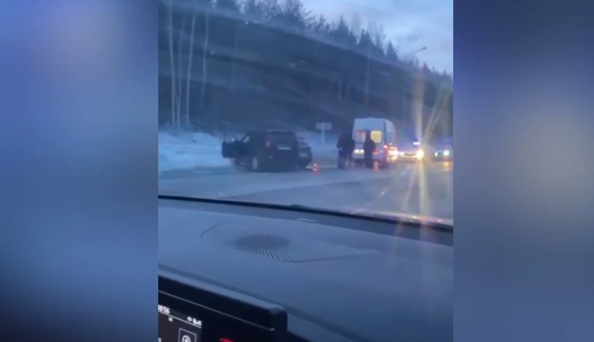 Водитель развернулся в неположенном месте, чем спровоцировал ДТП |  05.03.2024 | Первоуральск - БезФормата