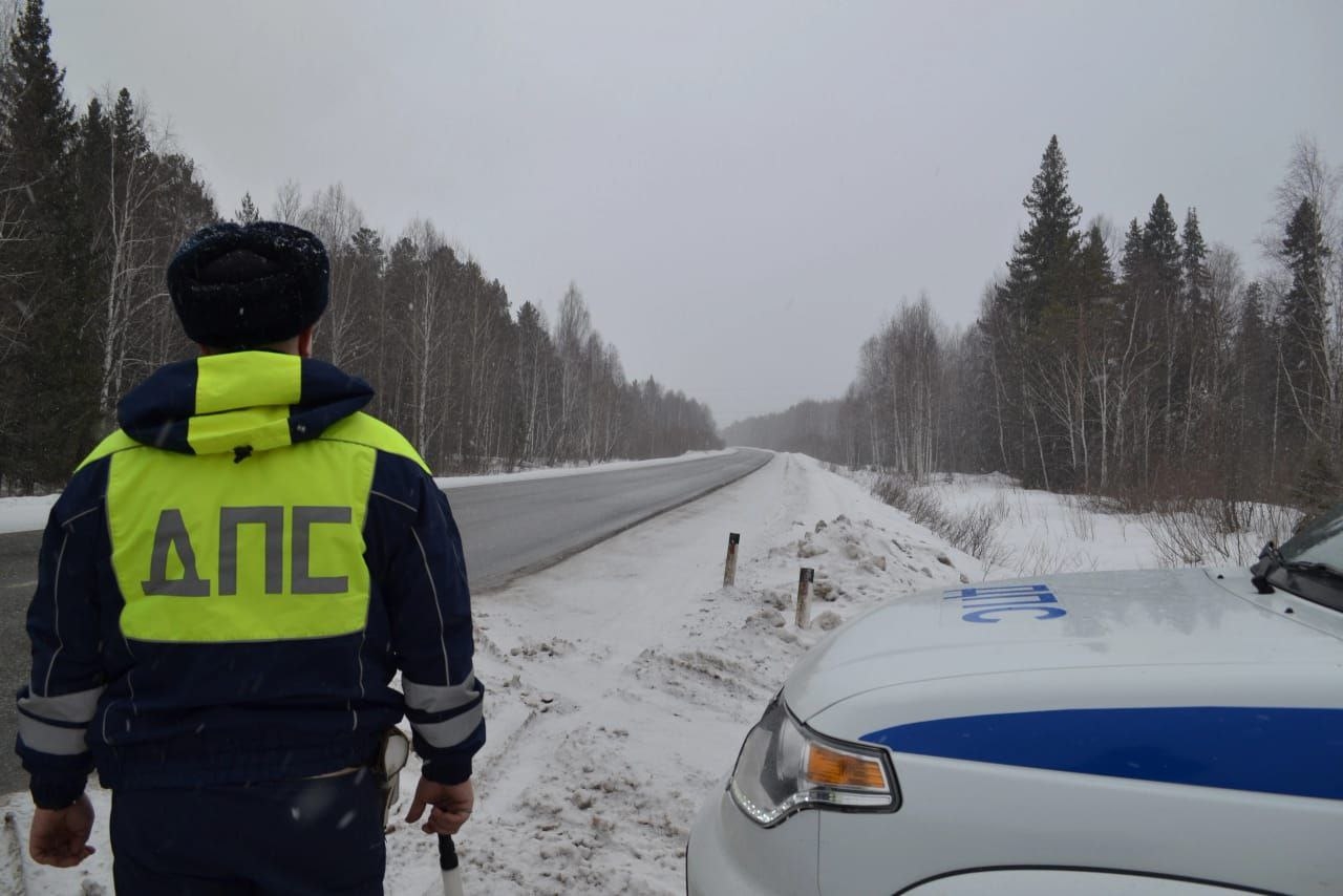 В ГИБДД предупредили о снегопадах и гололедице на дорогах