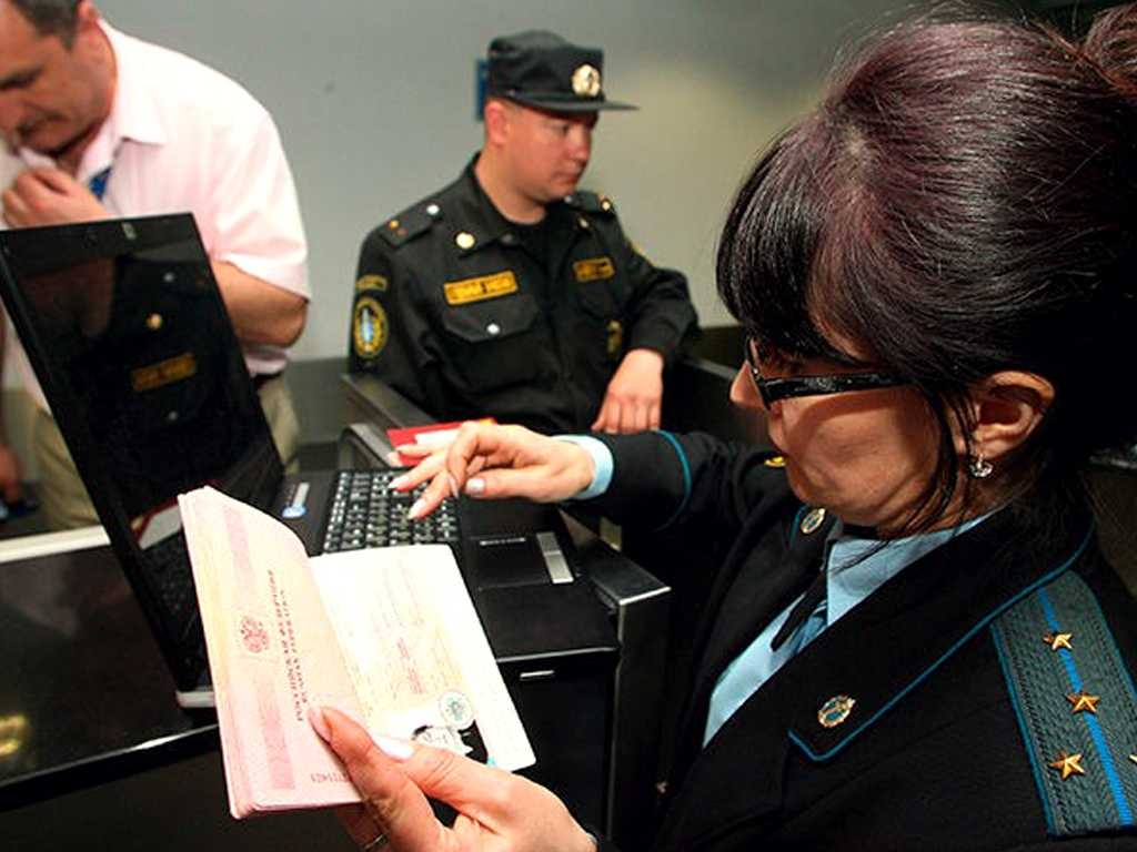 В Первоуральске 6000 должников не смогут уехать за границу