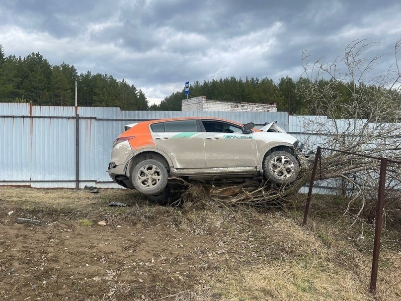 В Первоуральске автомобиль каршеринга попал в ДТП
