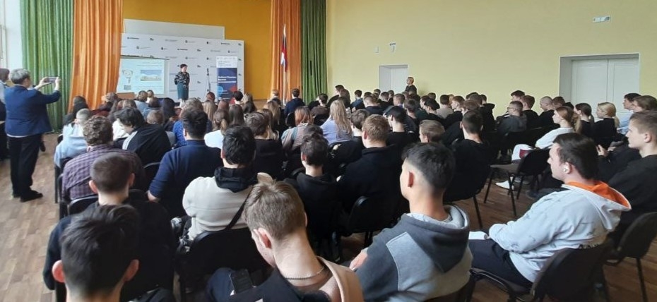 «Хромпик» помогает студентам Первоуральского политехникума в обучении