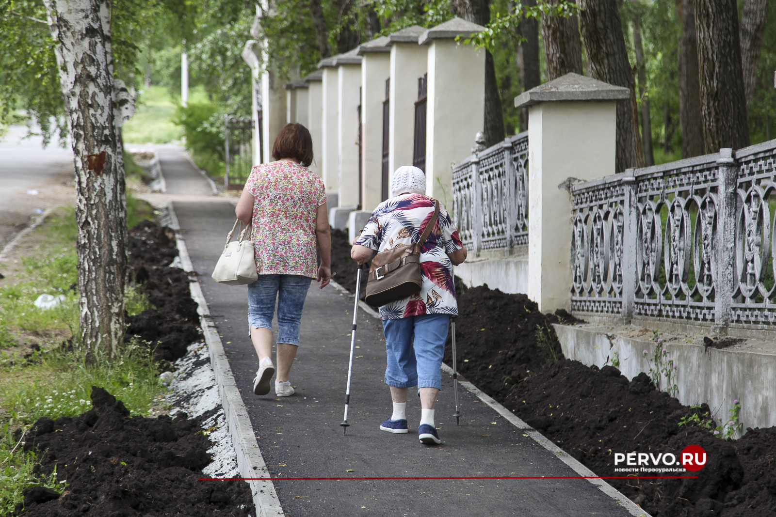 Глава городского округа Первоуральск Игорь Кабец оценил ремонт тротуаров и лестниц
