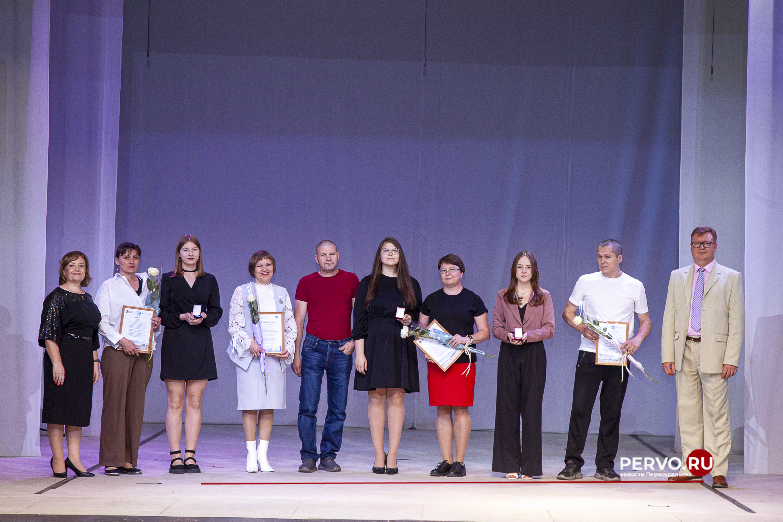 В Первоуральске 56 выпускников получили медали I и II степени «За особые успехи в учении»