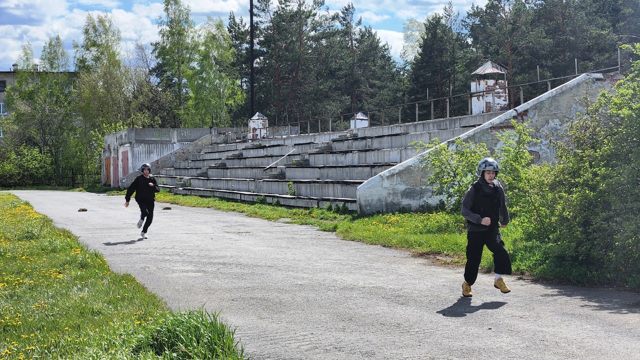 Полицейские провели военные учебные сборы для учащихся политехникума
