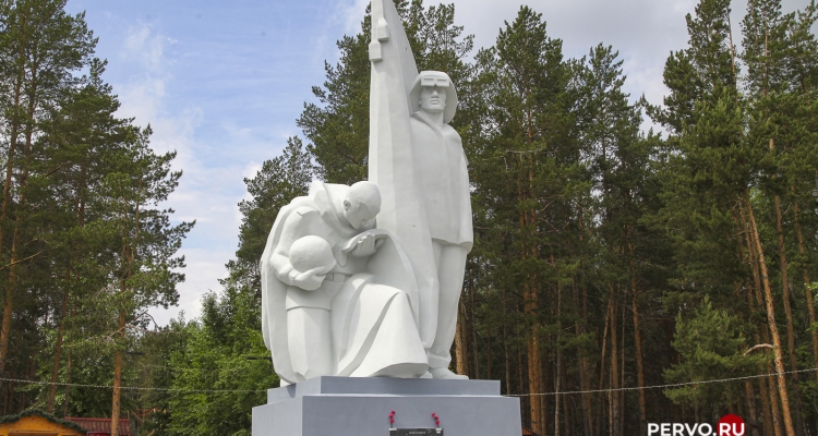 Завершается реставрация монумента «Героям фронта и тыла»
