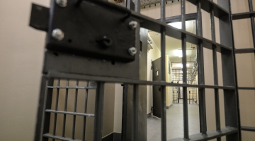 В Мурманске экс-сотрудник ФСИН предстанет перед судом за взятки от заключенного