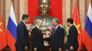 Путин пригласил высших руководителей Вьетнама в Россию
