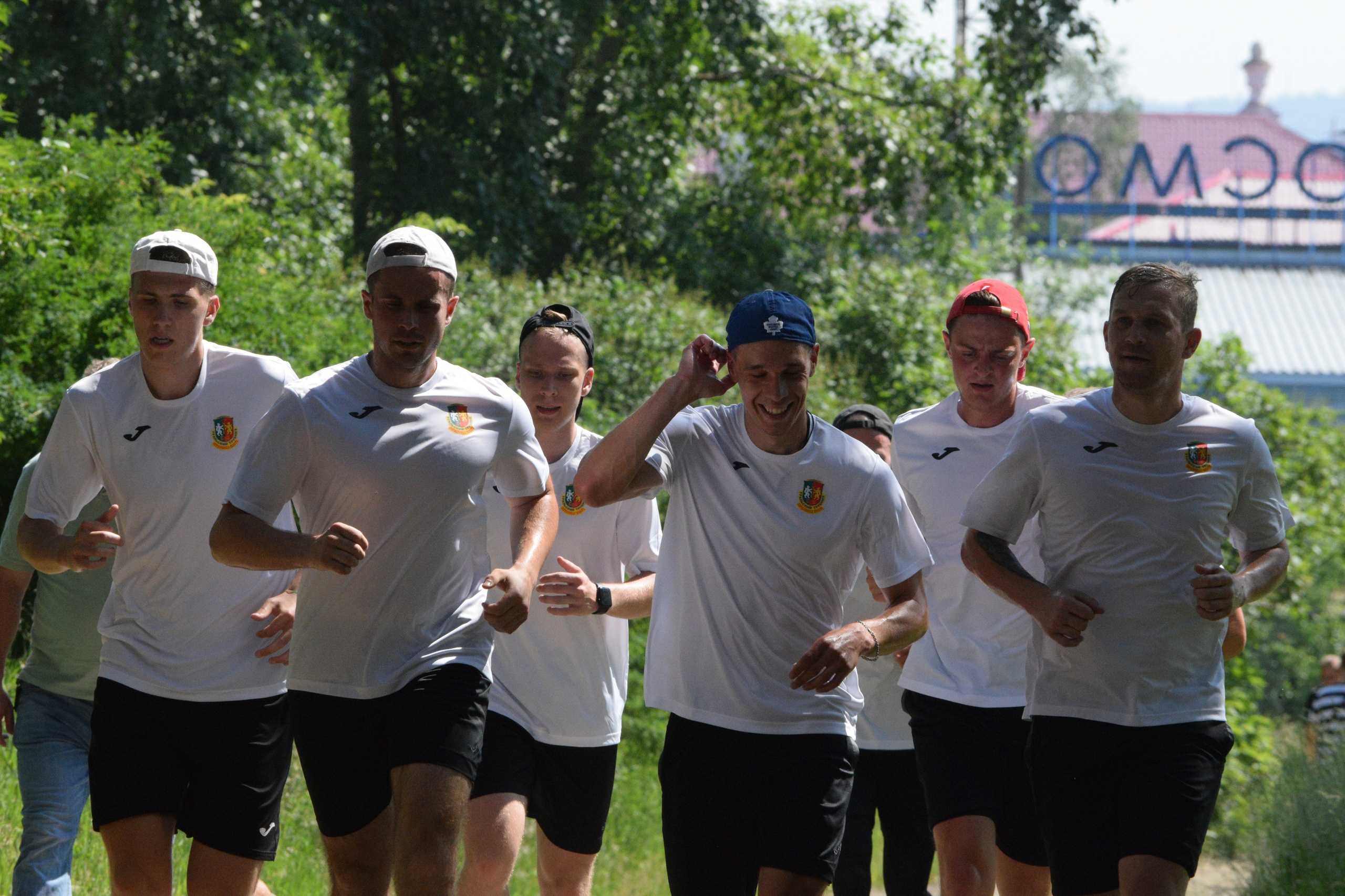 Сегодня хоккеисты команды «СКА-Уральский Трубник» провели первую тренировку