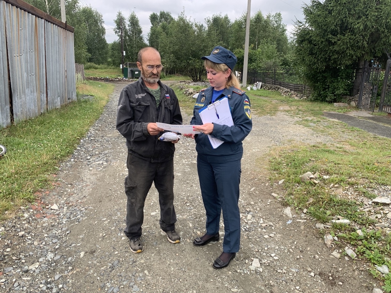 В посёлках продолжается установка автономных дымовых пожарных извещателей