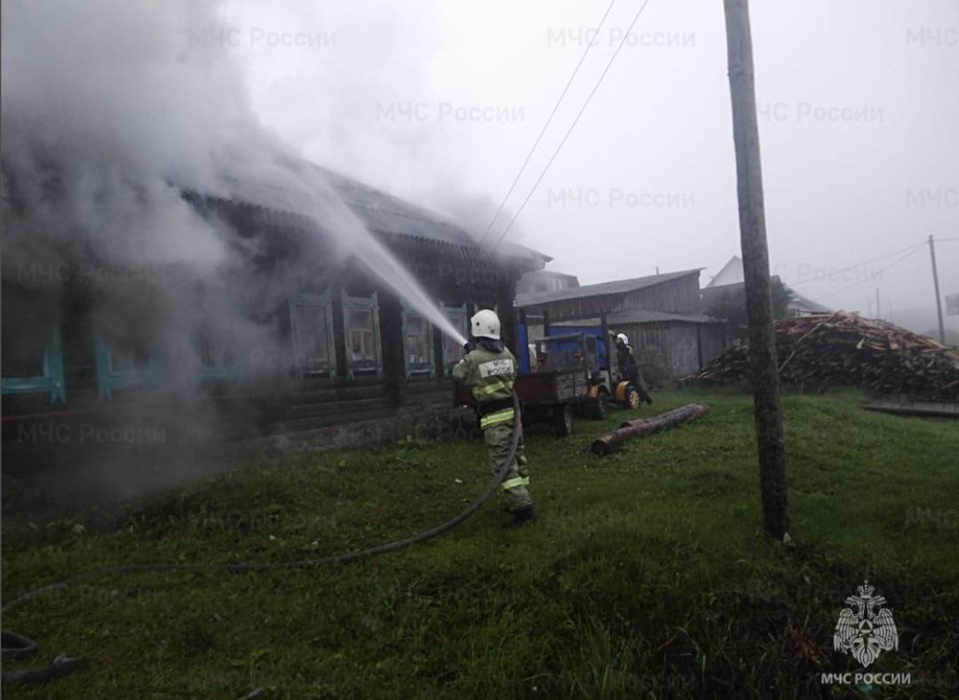 В посёлке Прогресс в частном доме заживо сгорел мужчина