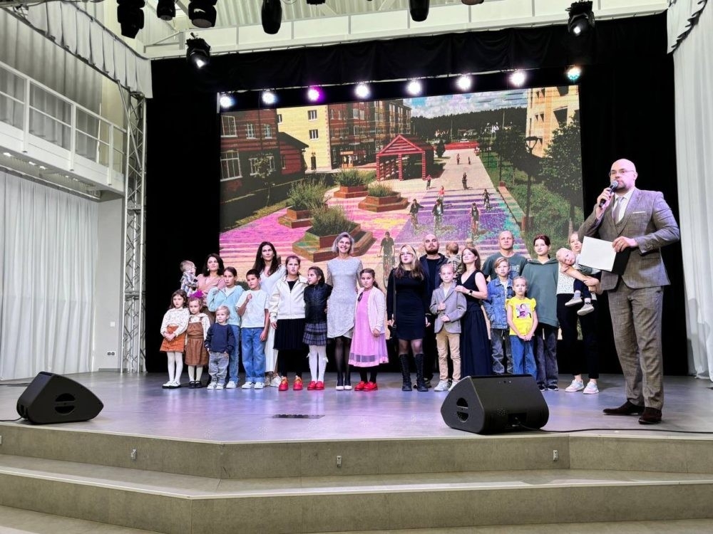 В Инновационно культурном центре открыли выставку «Мы Урал! Мы одна семья»