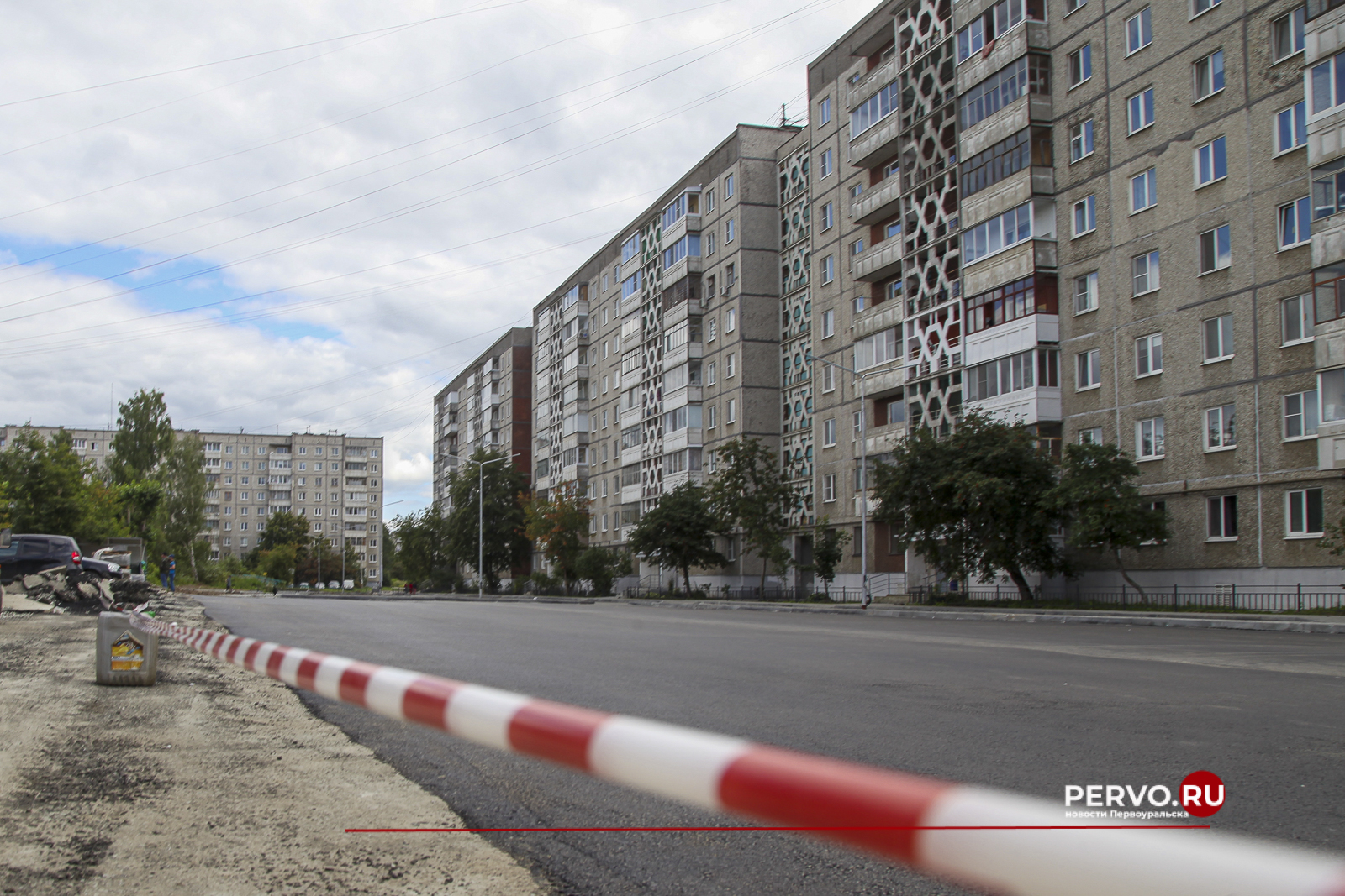 На улице Трубников продолжается к благоустройство дворовой территорий