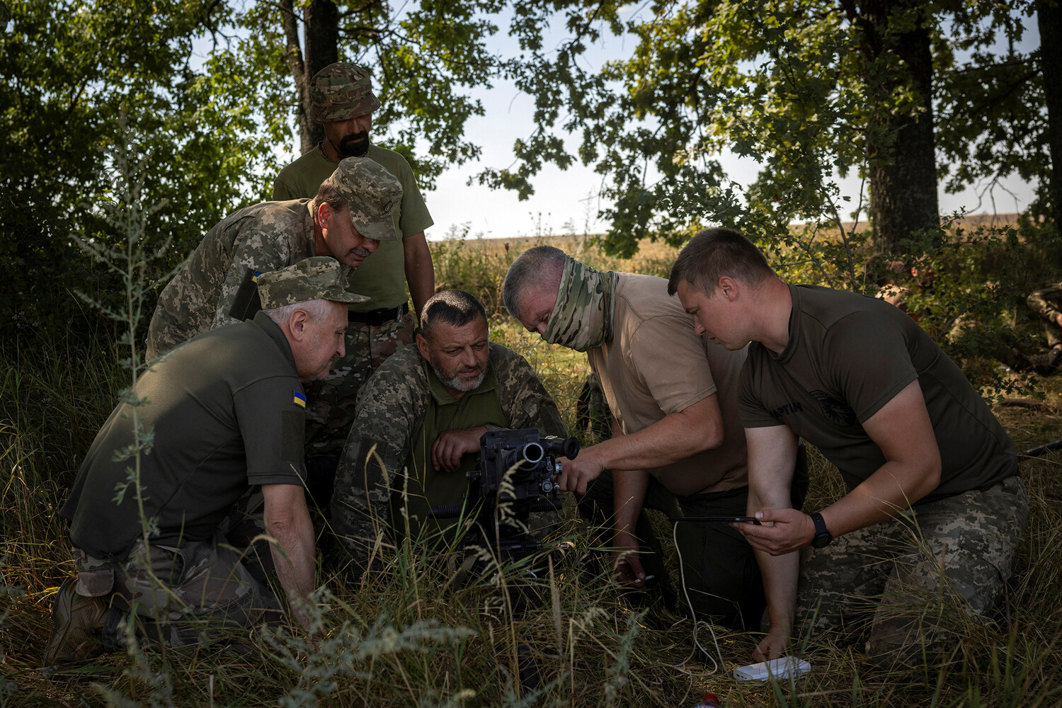 Украинские военные обстреливали и грабили машины жителей Курской области