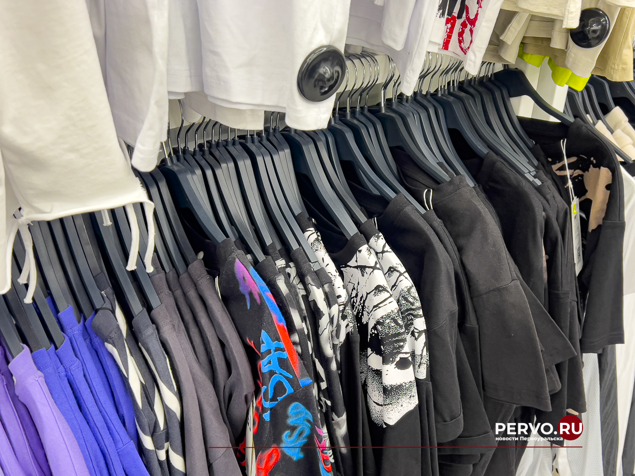 Цены на одежду взлетели на 135,4% за год