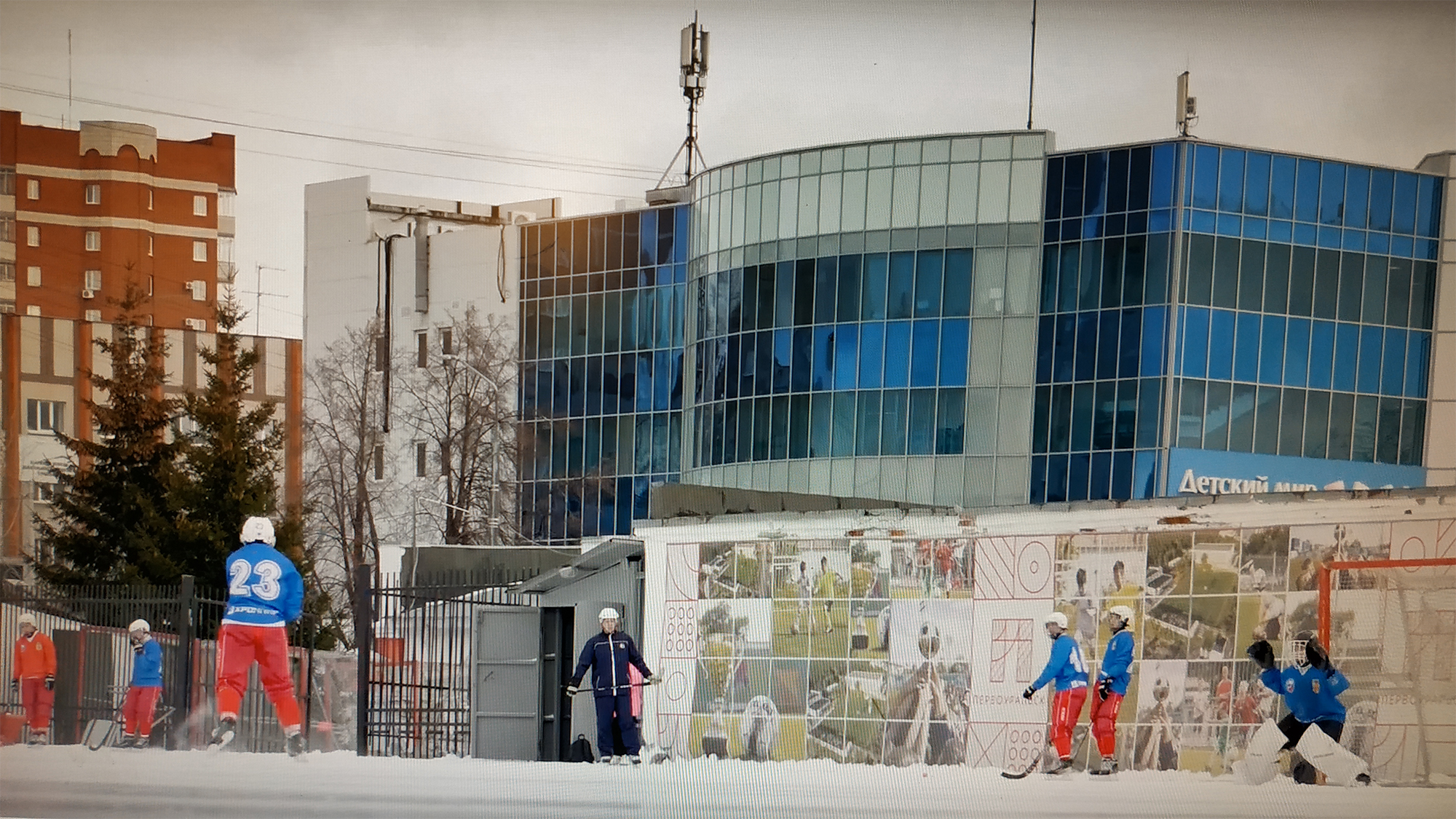 Впервые в истории Первоуральска хоккеисты вышли на «большой ...