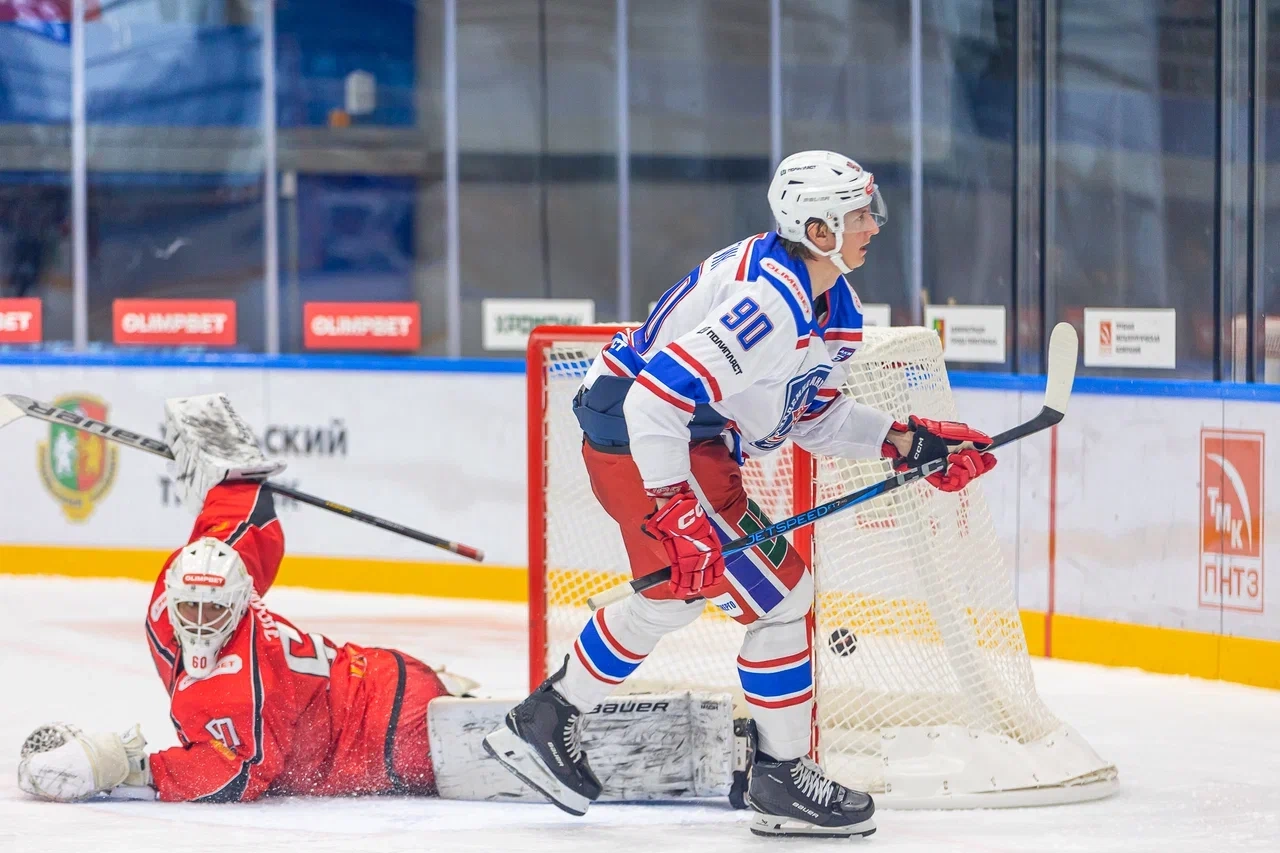 В Ледовом дворце Первоуральска прошёл матч Чемпионата Всероссийской хоккейной лиги