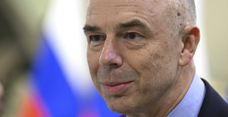 Министр финансов считает, что россиянам не нужны доллары