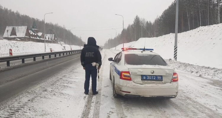 Под Первоуральском на дороге ввели ограничения движения
