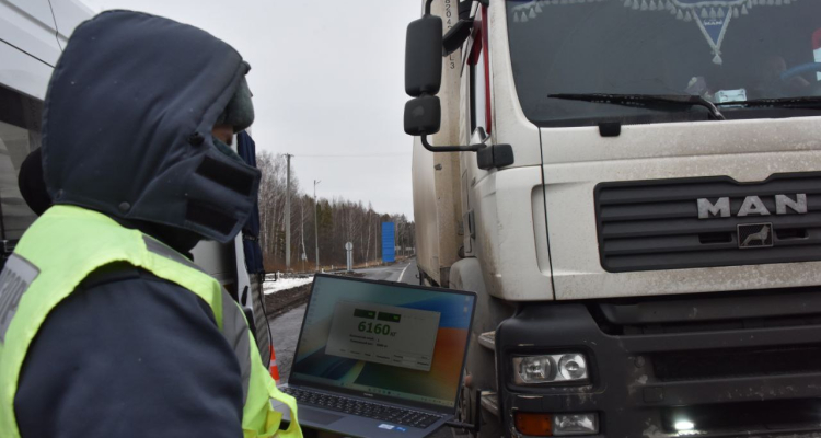 80 штрафов за перевес вынесено водителям грузовиков на региональных дорогах