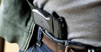 МВД: два человека пострадали при стрельбе в торговом центре Каменска-Кральского