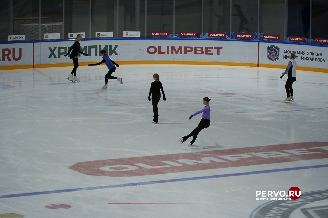Юные спортсмены Первоуральска вышли на новый лед